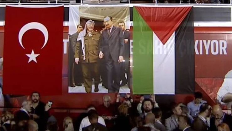 CHP’nin Filistin Mitinginde Ecevit Ve Arafat Fotoğrafı Dikkatleri Çekti