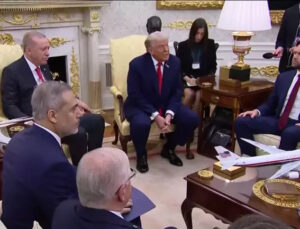 ABD Başkanı Donald Trump’tan CNN Türk Temsilcisi Yunus Paksoy’a Şaşırtıcı Tepki