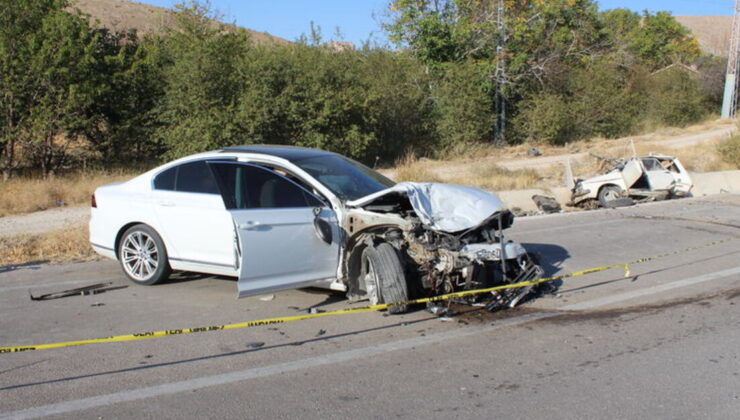 Konya Ereğli’deki Trafik Faciasında 3 Yaşındaki İkizler Yaşamını Yitirdi Anne Baba Yaralandı
