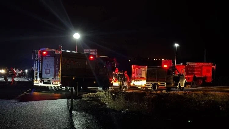 Mardin’de Üç Aracın Karıştığı Feci Trafik Kazasında Üç Kişi Hayatını Kaybetti Altı Kişi Yaralandı