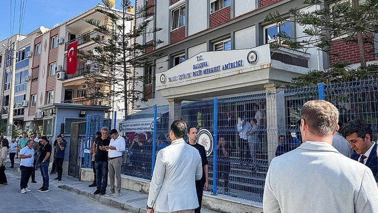 İzmir’deki Polis Merkezi Saldırısı Sonrası İki Şüpheli İstanbul Ve İzmir’de Yakalandı