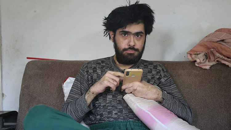 Depremin Ardından 3 Yıl Eve Kapanan Barış Özbay Yeni Hayatına Başladı Ebeveynlere Seslendi