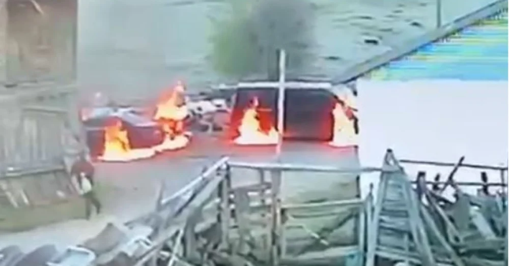 Çukurören Mahallesi Muhtarının Dört Aracı Kundaklandı Olayda Büyük Maddi Hasar Meydana Geldi