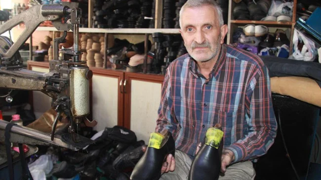 40 Yıldır Ayakkabıcılık Yapan Usta Mesleğin Geleceğinden Endişe Duyuyor