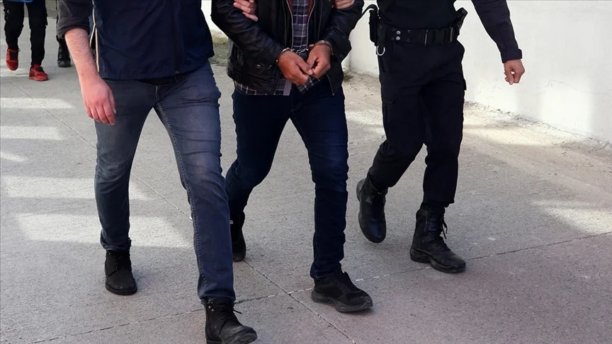 Deaş’a Finansman Sağlayan Şüphelilere Yönelik 6 İlde Düzenlenen Operasyonda 17 Kişi Gözaltına Alındı