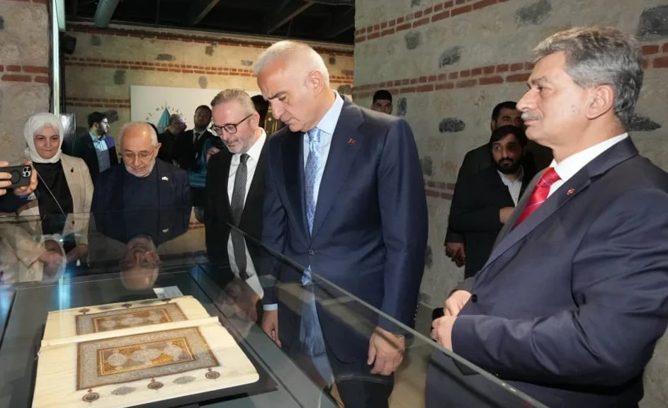 700 Yıllık Nadide Mesnevi Yazmaları İstanbul’da Eşsiz Bir Sergide Buluştu