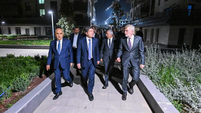 Adalet Bakanı Tunç Kahramanmaraş’taki Deprem Konutlarını Ve Çalışmaları Denetledi