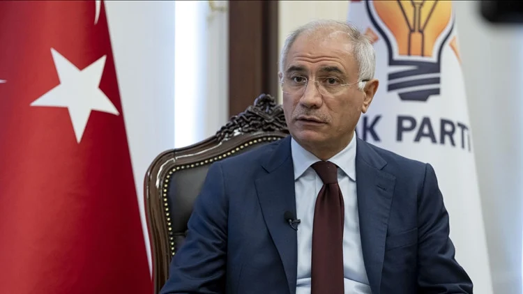 Ak Parti’den Özgür Özel’in Brüksel’deki Cumhurbaşkanı Erdoğan Eleştirilerine Sert Yanıt