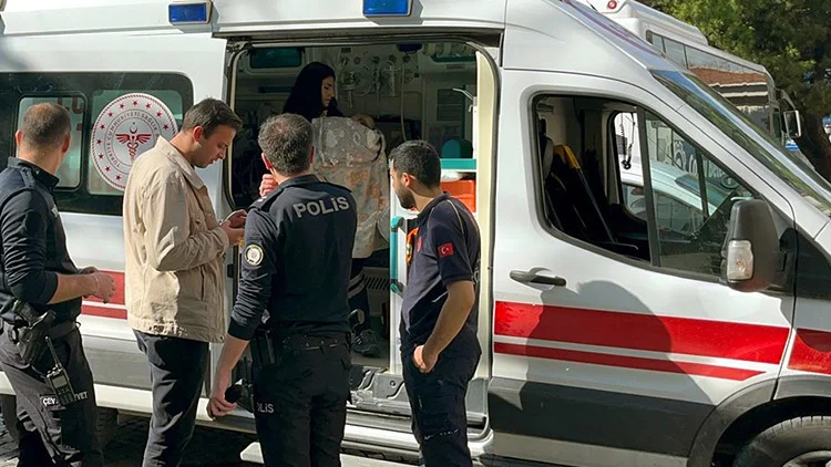 Çorlu’da Parkta Terk Edilen 3 Aylık Bebeğin Annesi Adli Kontrolle Serbest Bırakıldı