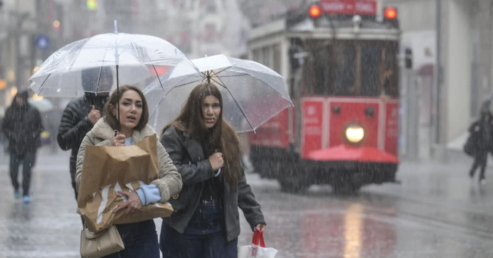 İstanbul İçin Kritik Hava Uyarısı Akdeniz Ve Balkan Etkisiyle Şiddetli Yağış Ve Soğuk Bekleniyor
