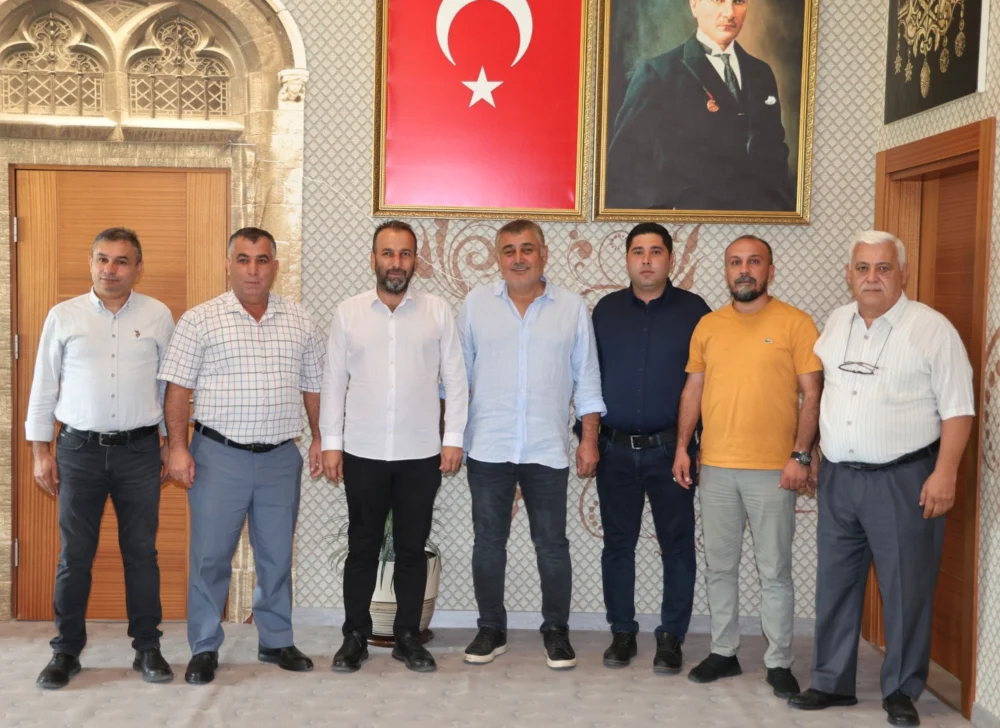 Aksu Belediye Başkanı’nın İstifasını Takiben 6 Meclis Üyesi De CHP’den Ayrıldı