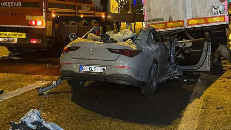 Ankara Çevreyolu’nda Meydana Gelen Feci Kazada 2 Kişi Hayatını Kaybetti 1 Kişi Ağır Yaralandı