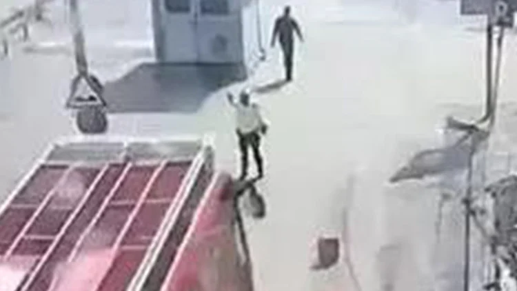 Ankara’da Polisin Dur İhtarına Uymayan CHP Otobüsü Şoförünün Yurt Dışına Çıkış Yasağı Kaldırıldı