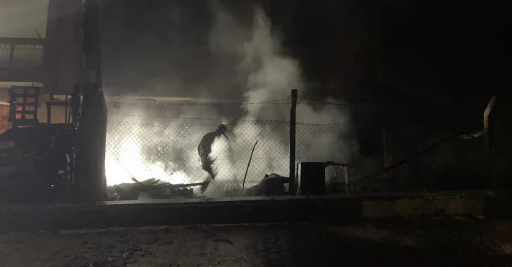 Ankara Örnek Mahallesi’nde Hurdalık Yangını Apartmana Sıçradı 8 Kişi Dumandan Etkilendi