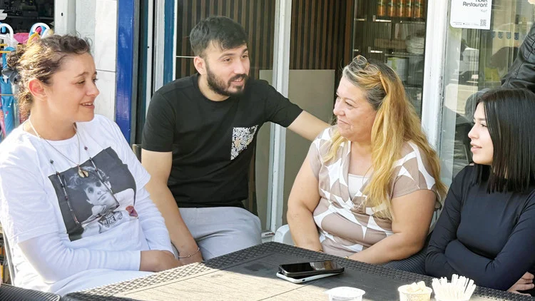 Bıçaklı Saldırılarda Hayatını Kaybeden Gençlerin Aileleri Adalet Mücadelesinde Birleşti