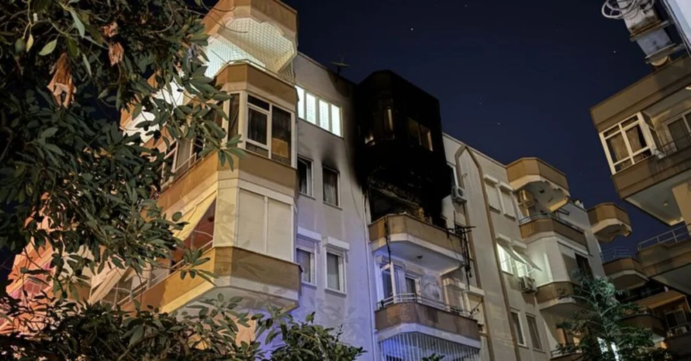 Antalya’da Çıkan Ev Yangınında Engelli Bir Kişi Yaşamını Yitirirken Eşi Yaralandı