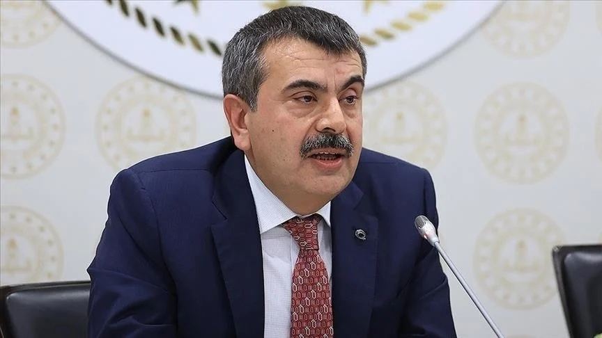 Milli Eğitim Bakanı Tekin Ara Tatillerin Kaldırılabileceğini Açıkladı