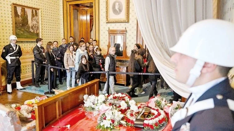 Atatürk Ebediyete İntikalinin Yıldönümünde Yurdun Dört Bir Yanında Minnetle Anıldı