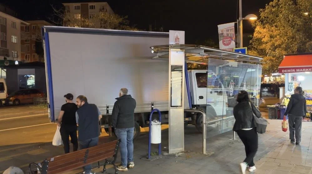 Ataşehir’de Durakta Kimsenin Olmaması Büyük Faciayı Önledi