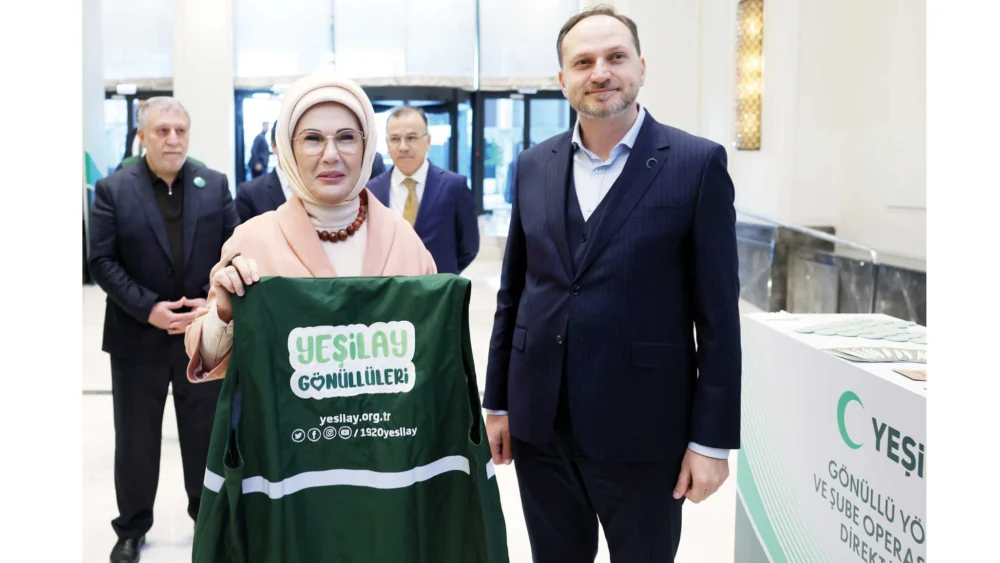 Emine Erdoğan Yeşilay Zirvesinde Bağımlılıkla Mücadelede Küresel Verilere Dikkat Çekti Dumansız Parklar Projesi Başlatılıyor