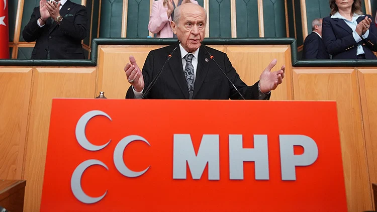 MHP Lideri Bahçeli 24 Kasım Öğretmenler Günü Mesajında Öğretmenleri Medeniyetin Işığı Olarak Niteledi