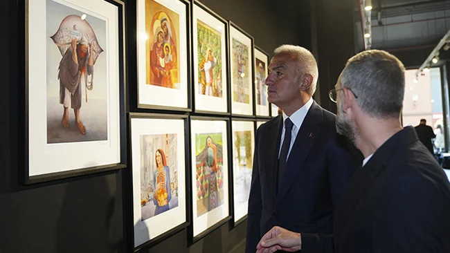 Kültür Ve Turizm Bakanı Ersoy Filistinli Sanatçıların Direniş Sergisini İnceledi