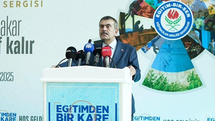 Bakan Tekin Zorunlu Eğitim Süresi Raporunun Tartışılacağını Açıkladı