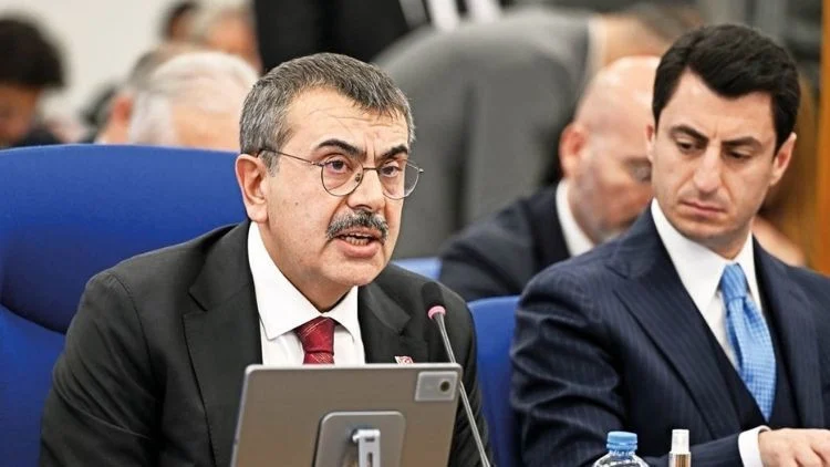 Bakan Tekin Cemaat Ve Tarikat Tartışmalarına Hukuki Çerçeveden Yanıt Verdi