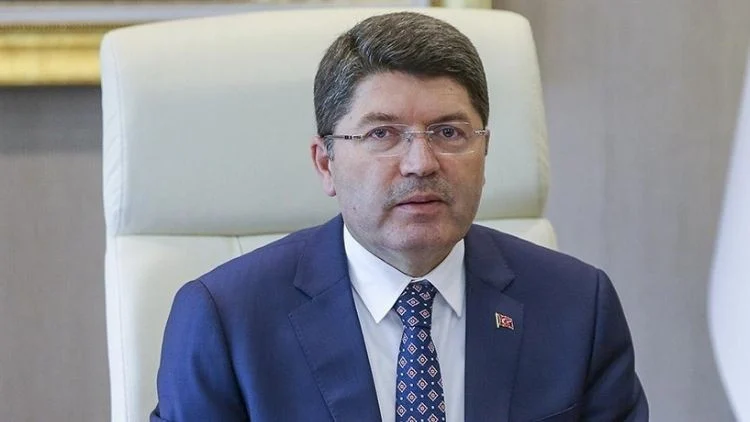 Adalet Bakanı Tunç Hukuk Ve İdari Yargı Sınavları Öncesi Adaylara Başarılar Diledi
