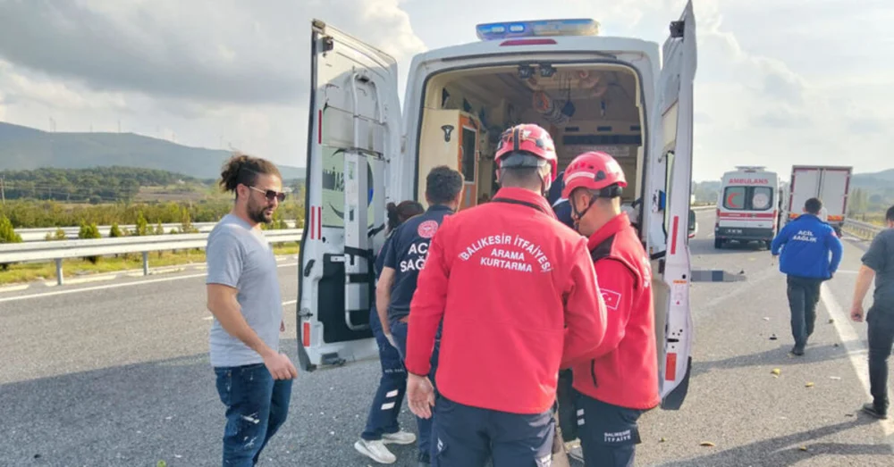 Balıkesir Otoyolunda Feci Kaza Bir Ölü Bir Yaralı