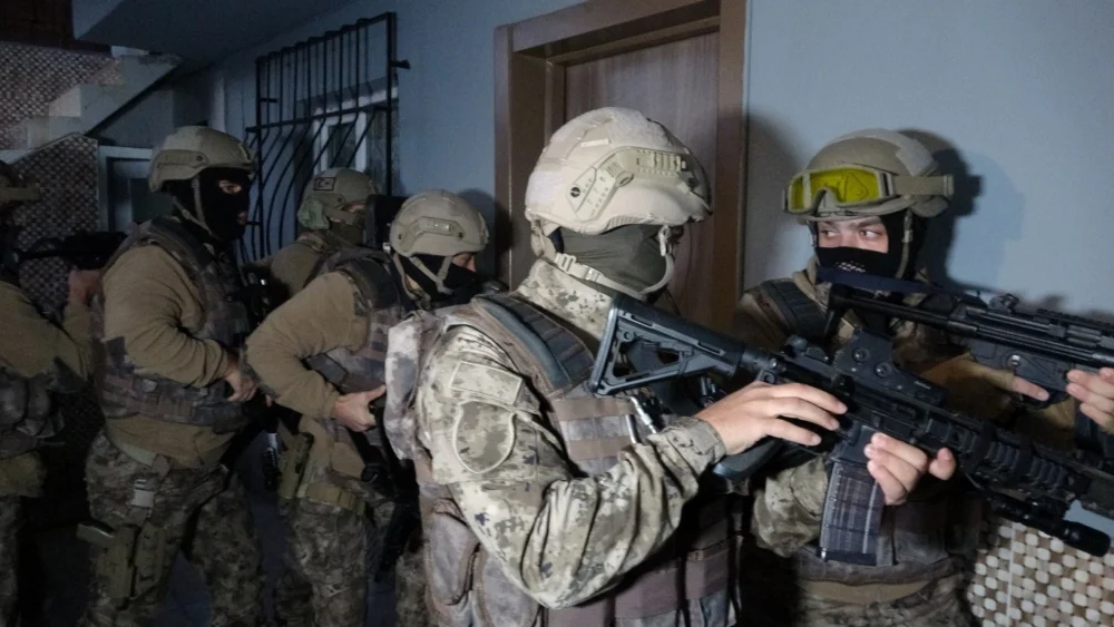 Başkentte suç örgütüne yönelik operasyonda 16 zanlı yakalandı