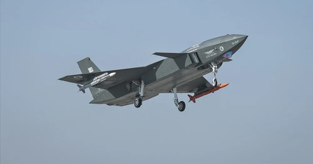 Bayraktar Kızılelma Dünyada İlk Kez Jet Hedefi Hava-hava Füzesiyle Başarıyla Vurdu