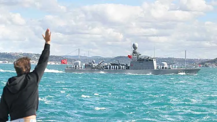 Donanma Preveze Deniz Zaferi Yıldönümünde Boğaz’Da Görkemli Geçiş Yaptı