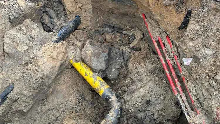 Uzunköprü Mescit Mahallesi’nde Boru Hattı Çalışmasında Toprak Kayması Üç İşçiyi Yaraladı