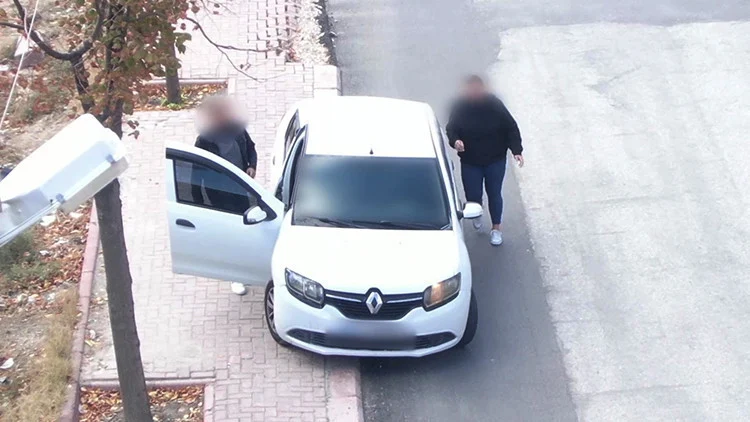 Dron Kamerası Ehliyeti Geri Alınan Sürücünün Ceza Kaçırma Hamlesini Saniye Saniye Kaydetti