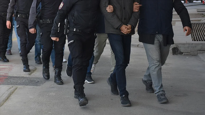 Bursa’daki Büyük Rüşvet Operasyonunda Eski Belediye Başkanı Dahil 21 Kişi Gözaltına Alındı