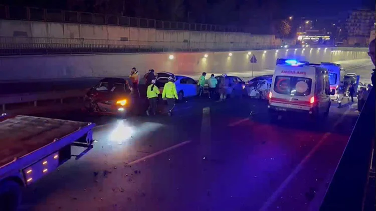 Çekmeköy Şile Otoyolu’ndaki Zincirleme Kazada Yedi Kişi Yaralandı