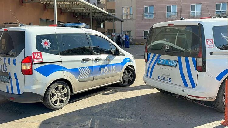 Cenaze Evinde Kanlı Husumet İki Kişinin Hayatına Mal Oldu İki Kişi Yaralandı