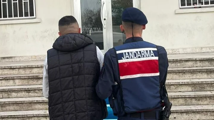Çocuğun Cinsel İstismarı Hükümlüsü Uzunköprü’de Jandarma Operasyonuyla Yakalandı
