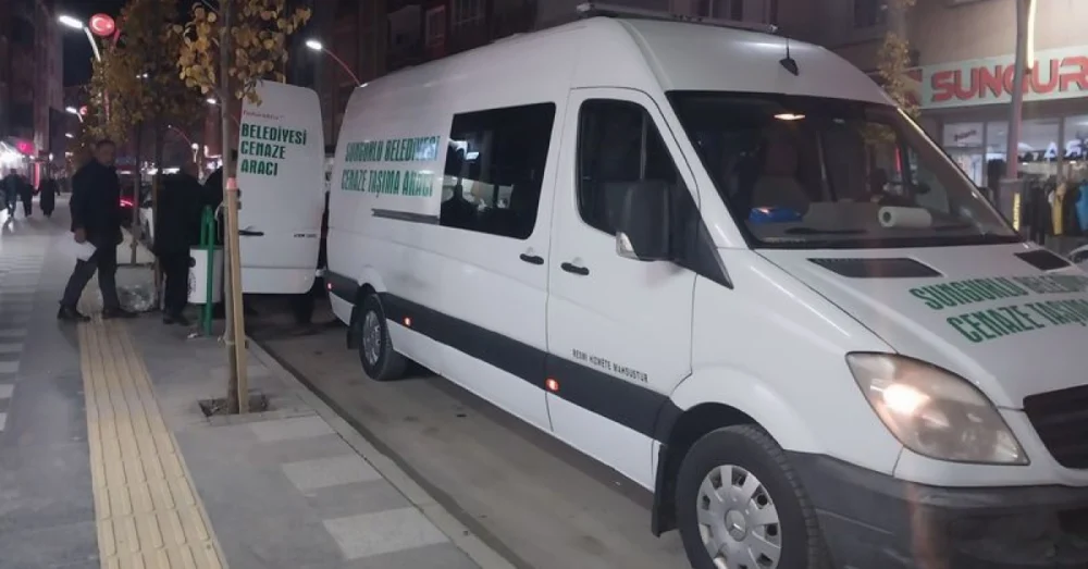 Çorum Fatih Mahallesi’nde Yalnız Yaşayan Yaşlı Kadın Evinde Ölü Bulundu Otopsi Süreci Başladı