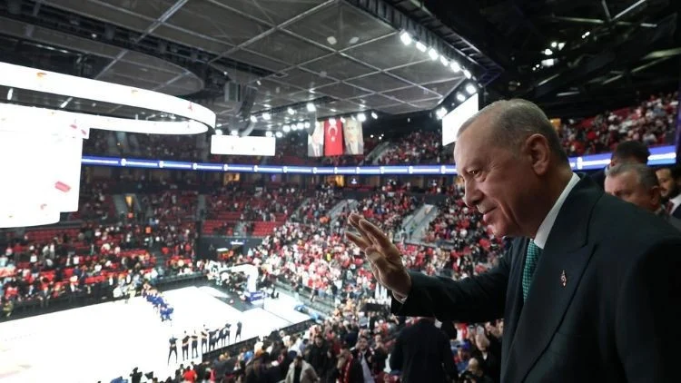 Cumhurbaşkanı Erdoğan Dünya Kupası Elemeleri Maçını Salonda Takip Etti