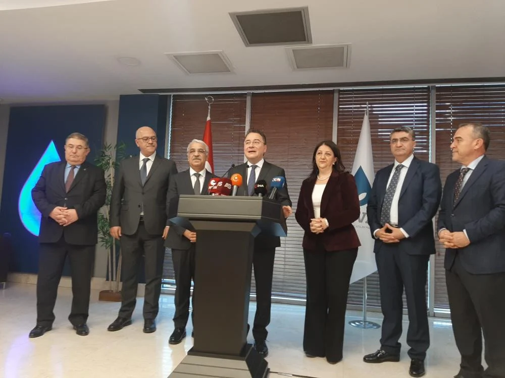 DEM Ve Deva Partileri Çözüm Süreci İçin Bir Araya Geldi Barış Yasası Vurgusu Yapıldı