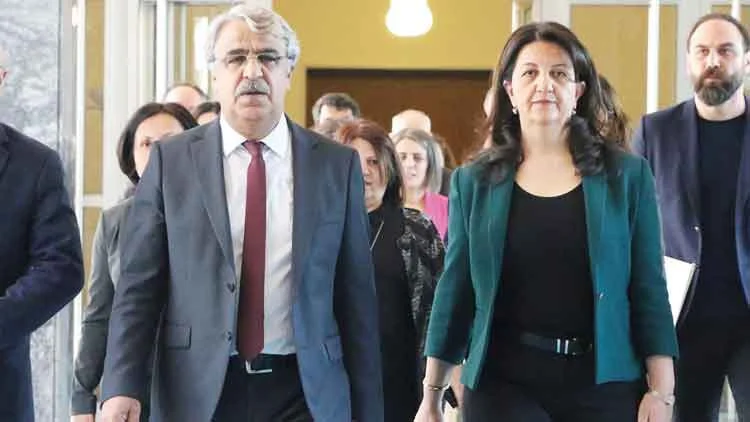 DEM Parti Genel Başkanı Özgür Özel’in “Stockholm Sendromu” Açıklamasına Sert Tepki Verdi