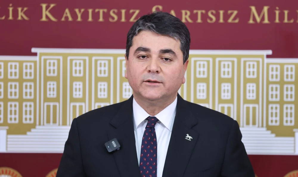 Demokrat Parti İmralı Kararının Ardından Terörsüz Türkiye Komisyonundan Çekildiğini Bildirdi