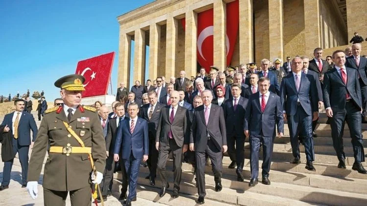 Cumhuriyetin 102 Yıldönümü Devlet Erkanını Anıtkabir’de Bir Araya Getirdi