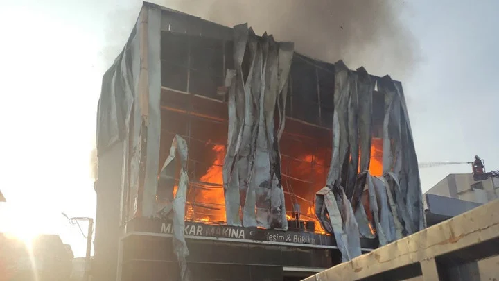 Dilovası’ndaki Facia Sonrası Fabrika Sahibi Kaçmaya Çalışırken Yakalandı Oğlu Aranıyor