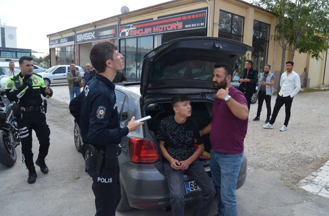 Aksaray’da Polisi Atlatan 14 Yaşındaki Sürücü Yakalandı Büyük Ceza Kesildi