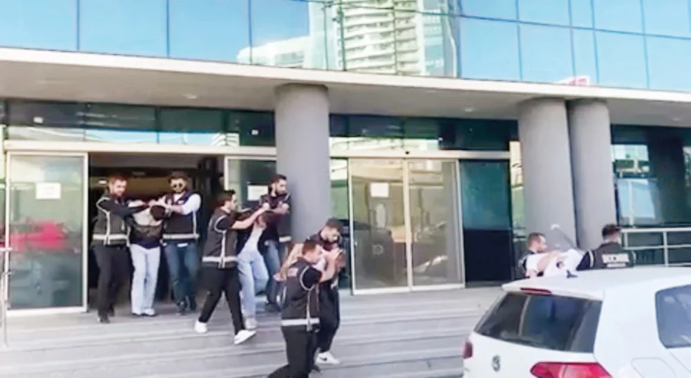 Interpol Kırmızı Bültenle Aranan Suç Örgütü Lideri Bursa’da Yakalandı