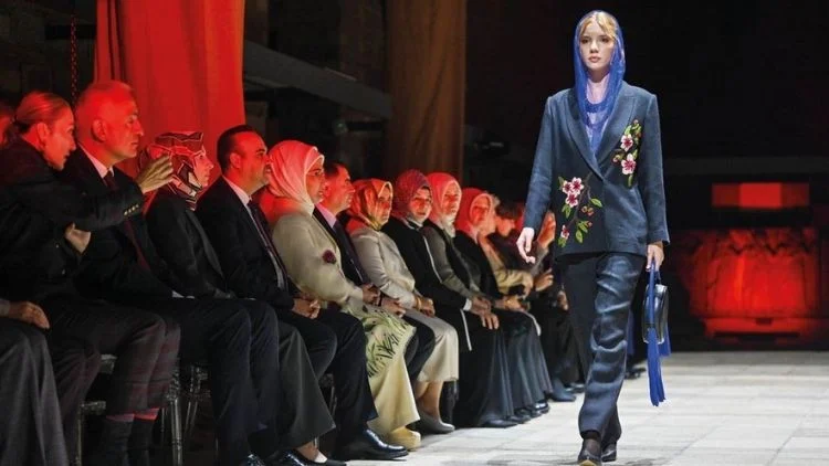 Emine Erdoğan Himayesinde Ankara’Nın Tarihi Sof Kumaşı Çağdaş Tasarımlarla Hayat Buldu