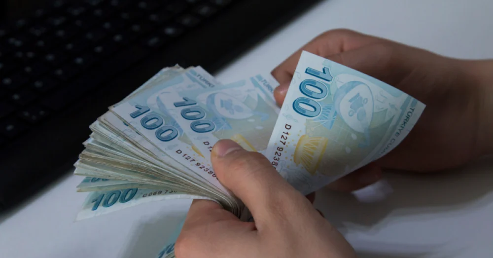 Kariyer Meslek Mensupları İçin Ek Zam Düzenlemesi Geri Çekildi Vergi Müfettişleri Taleplerinde Israrcı